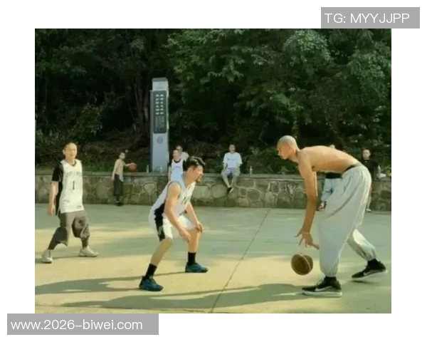 奥拉朱旺透露文班亚马渴望学习脚步技巧并愿意向他请教秘诀