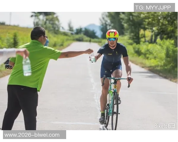 特纳三分球表现惊艳队友鼓励他勇敢投篮展现新风采 特纳三分球表现惊艳队友鼓励他勇敢投篮展现新风采