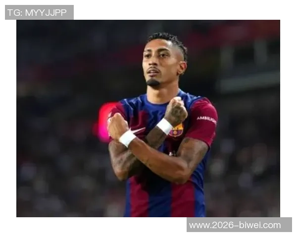 拉菲尼亚回忆利兹联保级艰辛赛后跪行向球迷深情致歉 拉菲尼亚回忆利兹联保级艰辛赛后跪行向球迷深情致歉